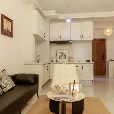 Qibai Homestay (Fude Guangchang)