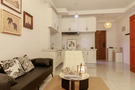 Qibai Homestay (Fude Guangchang) Отели рядом с достопримечательностью «Yanjing Institute of Technology»