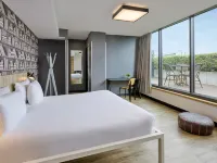 جينيرايتور باريس Hotels near الحي العاشر - غار دو نورد - غار دي ليست