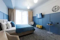 Simple Hotel B9 Furnished Rooms