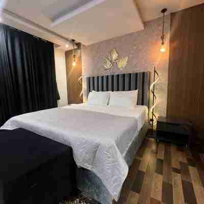 Mici hotel & apartments in Gold crest mall Rooms