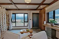 Dongyu Xisu Homestay (Baihaba Scenic Area)