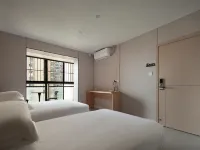 Lanfeng Homestay (Kunming Railway Station Branch) Hotels near محطة كونمينغ للسكك الحديدية