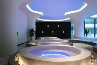 BIPENG SEASONSPRING RESORT - Hot Springs