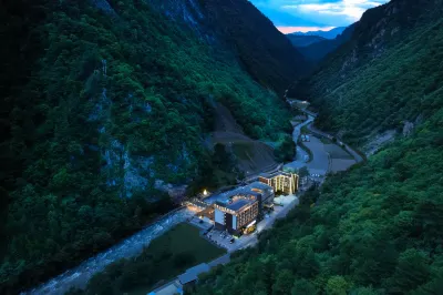 BIPENG SEASONSPRING RESORT Hotels near Bailong Waterfall