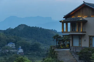 張家界故嶼遠方 Zhangjiajie Lotus Garden周辺のホテル