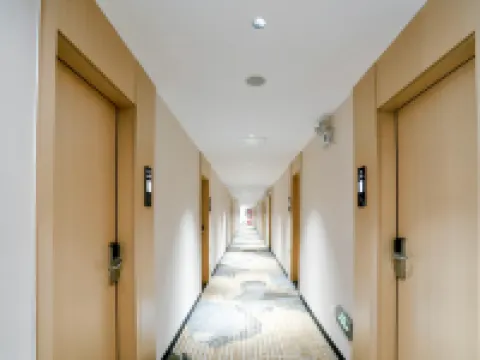 riverside holiday hotel Hotels in Wuzhishan