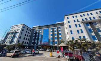 Qinglong Hot Spring Hotel