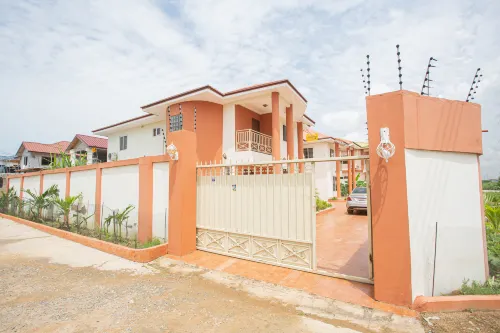 Accra Luxury Homes at Trassaco, East Legon Hotels in Adjiringanor