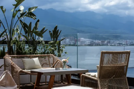 360°覽海人生｜大理山海雲文化藝術海景飯店·SEASKY VISTA 洱海公園附近的飯店