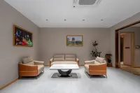 Minghu Shangpin Hotel (Jinan Daming Lake Chaoran Tower)