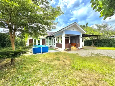 Tepak Nusuk Private Pool Homestay 5 Bedrooms 4 Bathrooms  호텔