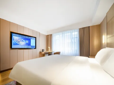 Lavande Hotels (Guangzhou Zhongshan 8th Road Metro Station) Отели рядом с достопримечательностью «Guangzhou Sports Center for the Youth»