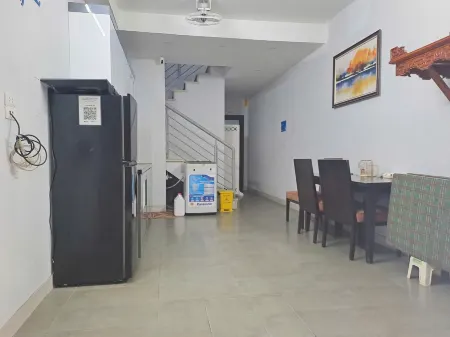 Blue Homestay Cau Giay Отели рядом с достопримечательностью «Hanoi Museum»