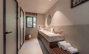 Zizai Courtyard Shizi