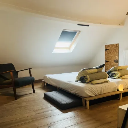 be house • lodge over comfy in Bruges
