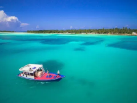 Long Beach Laamu Hotels in Gan