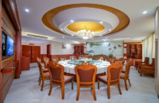 雅斯特國際YESTE飯店（百色高鐵站城東客運中心店）