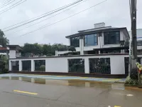 Yangxiao Shangpin Hotel (Ningxiang Huaminglou Scenic Area)