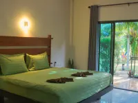 Baan Reena Resort Hotels near Mai Kaew