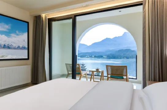 初見民宿(雅女湖）