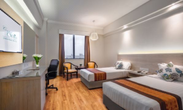 Crystal Crown Hotel JB