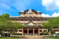 The Platino Modern Next To Paradigm Mall