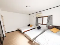 [Newly Opened] 1-minute walk from Kawachi Tenbi Station, 10 minutes to Tennoji, entire house rental! Matsubara otelleri