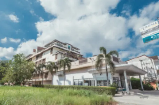 พิงค์ เรสซิเดนซ์ ฉลอง