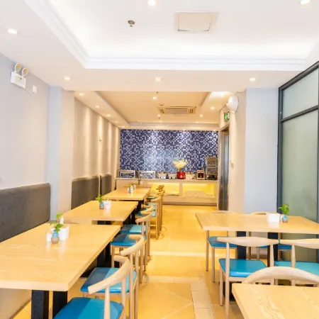 Botao Hotel (Wuhan Jiuquanjia International Plaza, Jiangxia No.1 Middle School) Отели рядом с достопримечательностью «Wuhan Institute of Engineering and Technology - Northwest Gate»