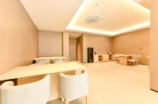 Huating Hotel (Linhai Huajie)