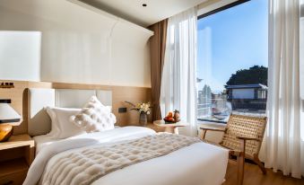Dali Canglanju · Sunrise Smart Vacation Boutique Stay (Erhai Longkan Wharf)
