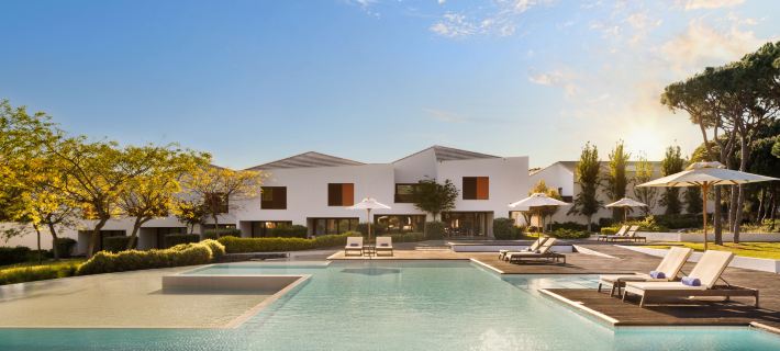 Pine Cliffs Village Hotele w: Olhos de Água