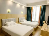 South Station Hotel Hotels in Xinhua