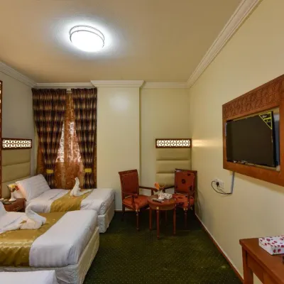 Al Mukhtara Al Gharbi Hotel Hotels near Qiblatain Mosque