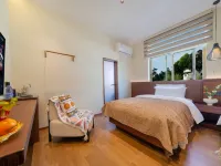 Yunmanli·Show Life Wild Beauty Guesthouse Hotels in Wuyuan