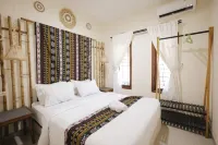 Villa New D'Bamboo by Plesirhatiyogja