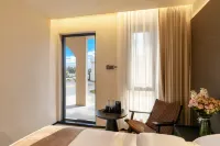 Platinum Whale Coastal Resort