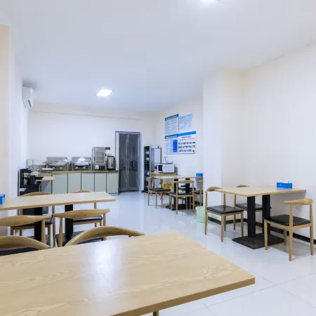 Yeste Yestour Hotel (Chongzuo Longzhou County Bus Station)