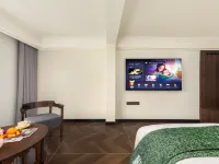 Pengyue Zilin Light Luxury PLUS Homestay (Huanlesong Branch) โรงแรมใกล้เขตมหาวิทยาลัย Hezhou