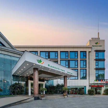 Chang Xing He Ping Square Rambo Crown Hotel