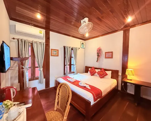 Luang Prabang - Villa Ouis Namkhan Riverside 2 Hotel berhampiran Wat Chom Phet