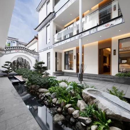Canghai Yunyi · Vedant Mountain View Terrace Scenic Boutique Stay (Dali Ancient City South Gate)