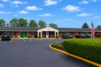 Hillcrest Motel by OYO Aurora Near Lawrenceburg