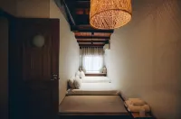Twilight Moon Hotels in Ruifang District