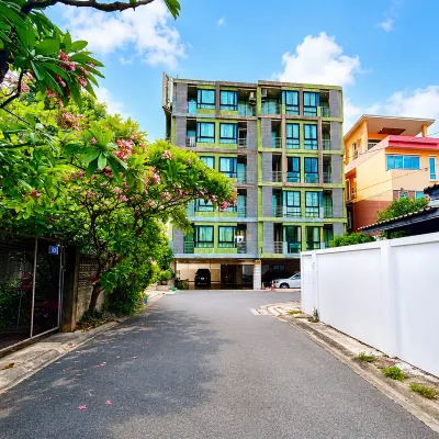 พีเบอร์รี่เพลส โรงแรมใกล้สะพานใหม่