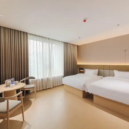 Hanjiang Pinju Hotel (Xiangyang People's Square Daqing East Road)
