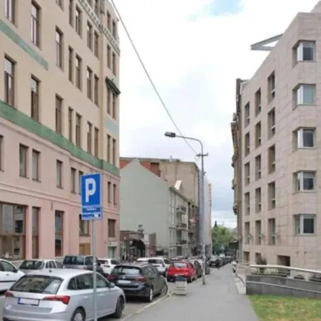 Balkanska Central Resident