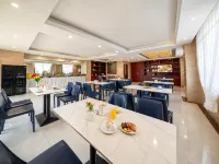 GeLi Hotel (Cenxi People's Hospital Bus Terminal) - 주차장