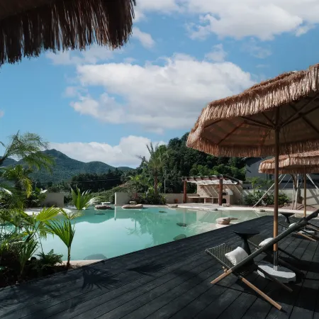 Hillsea Mystic Beach Swimming Pool Vacation Boutique Stay